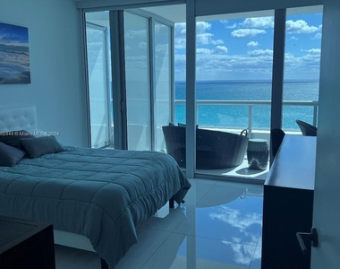 6799 Collins Ave - Photo Thumbnail 3