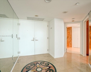 5025 Collins Ave - Photo Thumbnail 26