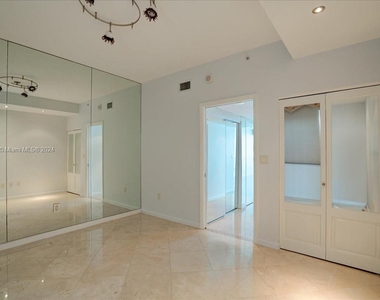 5025 Collins Ave - Photo Thumbnail 32