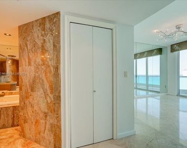 5025 Collins Ave - Photo Thumbnail 19