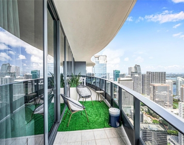 1000 Brickell Plz - Photo Thumbnail 65