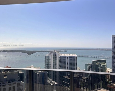 1000 Brickell Plz - Photo Thumbnail 27