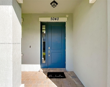 5040 Eucalyptus Dr - Photo Thumbnail 13