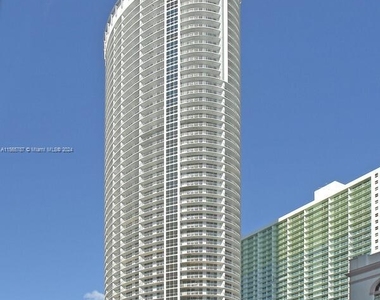 1750 N Bayshore Dr - Photo Thumbnail 25