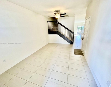 8871 Nw 103rd Pl - Photo Thumbnail 2