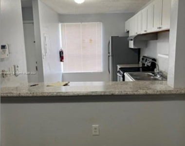 8033 Sw 21st Ct - Photo Thumbnail 13