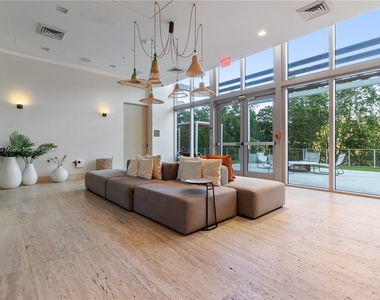 16385 Biscayne Blvd - Photo Thumbnail 14