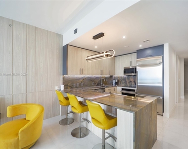 1100 Biscayne Blvd - Photo Thumbnail 11