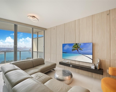 1100 Biscayne Blvd - Photo Thumbnail 12