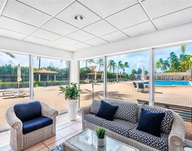 2625 Collins Ave - Photo Thumbnail 47