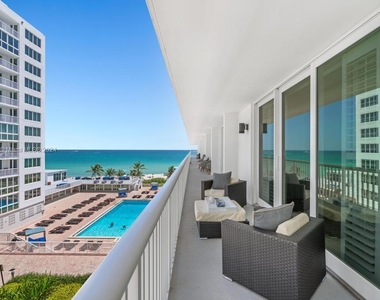 5401 Collins Ave - Photo Thumbnail 14