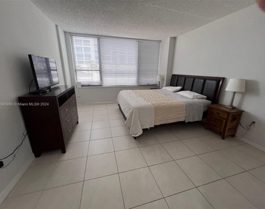 3505 S Ocean Dr - Photo Thumbnail 8