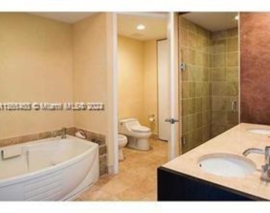 18201 Se Collins Ave - Photo Thumbnail 6