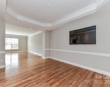 9321 Brentfield Road - Photo Thumbnail 11