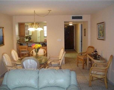 4141 Collins Avenue - Photo Thumbnail 3