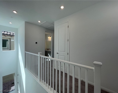 211 Vanhoy Avenue - Photo Thumbnail 25