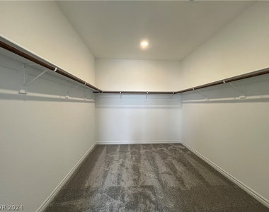 4450 Peressini Street - Photo Thumbnail 12