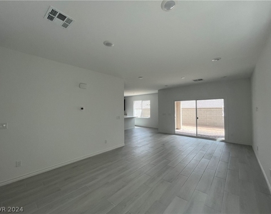 4450 Peressini Street - Photo Thumbnail 2