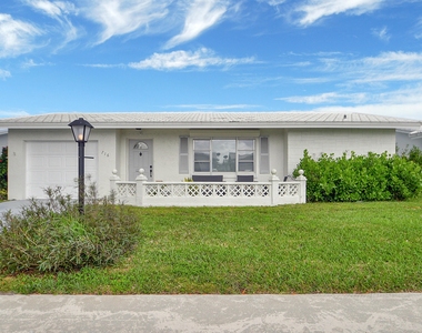 716 Sw 18th Street - Photo Thumbnail 0