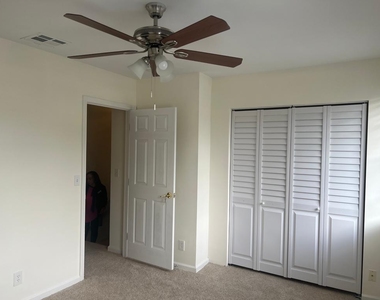 1004 Kokomo Key Lane - Photo Thumbnail 16