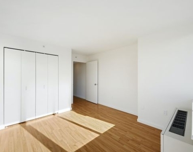 66 West 38th Street - Photo Thumbnail 4