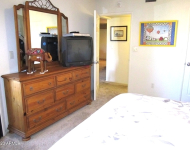 12212 N Paradise Village Parkway - Photo Thumbnail 10