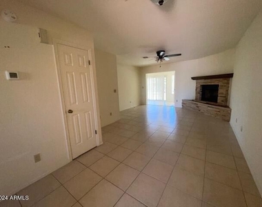 14008 N Kendall Drive - Photo Thumbnail 5