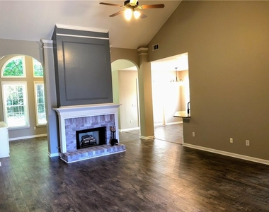 3360 Ridgeland Place - Photo Thumbnail 2