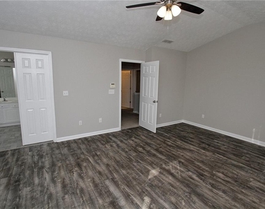 2951 Belfaire Lake Drive - Photo Thumbnail 10