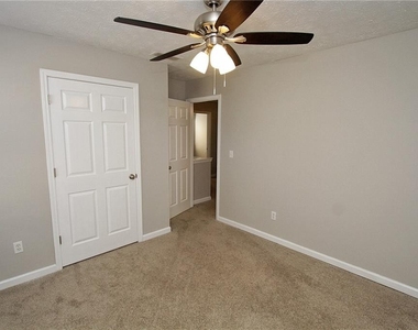 2951 Belfaire Lake Drive - Photo Thumbnail 5