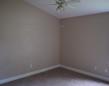 3508 Torrington Way - Photo Thumbnail 3