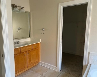 5142 Wild Rose Way - Photo Thumbnail 20