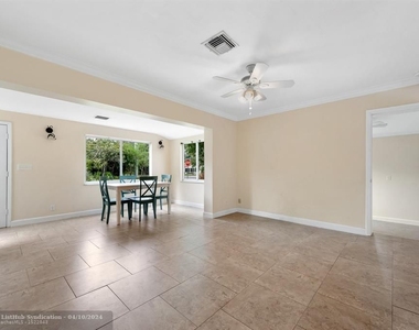 847 Sw 18th Ct - Photo Thumbnail 4