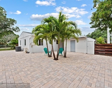 847 Sw 18th Ct - Photo Thumbnail 15