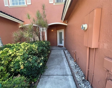 1055 Nw 100th Ave - Photo Thumbnail 14