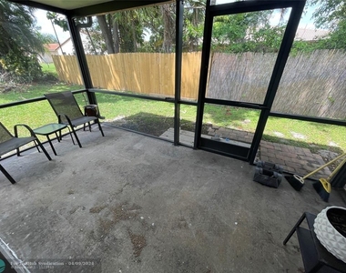 10527 La Placida Dr - Photo Thumbnail 18