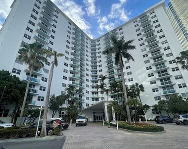 3001 S Ocean Dr - Photo Thumbnail 1