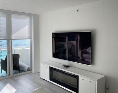 3001 S Ocean Dr - Photo Thumbnail 9