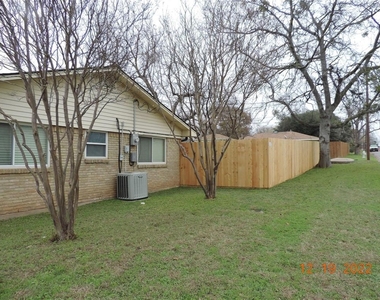 1500 Hillside Drive - Photo Thumbnail 8