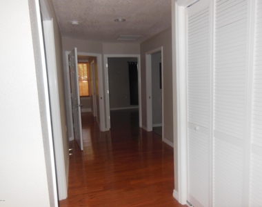 1070 Lark Street - Photo Thumbnail 5