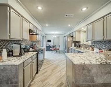 5100 Ledgestone Drive - Photo Thumbnail 6