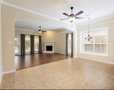 10208 Ashburn Drive - Photo Thumbnail 4