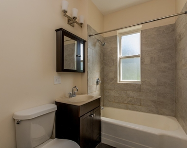 2223 N Hamlin Avenue - Photo Thumbnail 11