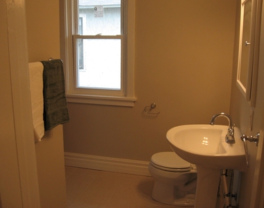 1322 Wilmette Avenue - Photo Thumbnail 3