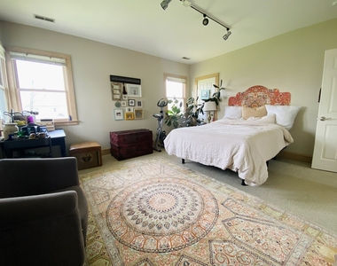 1322 Wilmette Avenue - Photo Thumbnail 7