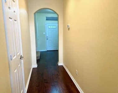 6208 Crescent Street - Photo Thumbnail 18