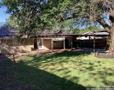 447 Northtrail Dr - Photo Thumbnail 41