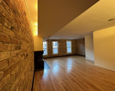 3021 N Lincoln Avenue - Photo Thumbnail 1