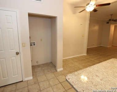 8810 Lost Arbor Cir - Photo Thumbnail 9