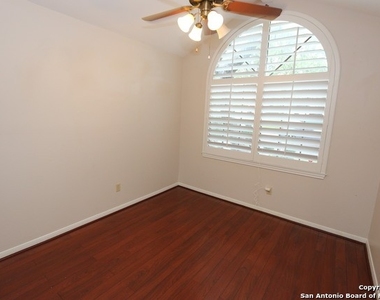 8810 Lost Arbor Cir - Photo Thumbnail 15